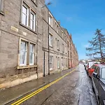 Bright And Quiet Edinburgh Home